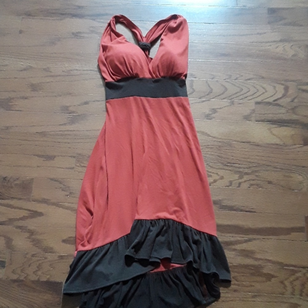 Worn once sundress built in cups